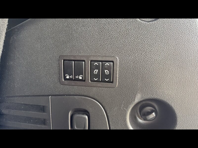 Used 2017 Cadillac Escalade Platinum AWD/4WD image 30