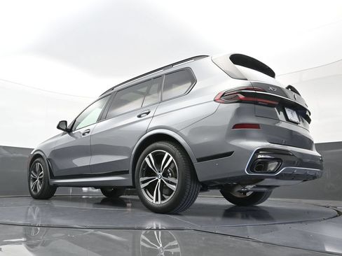 Used 2026 BMW X7 xDrive40i w/ M Sport Package AWD/4WD image 27