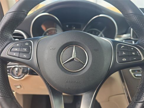 Used 2019 Mercedes-Benz GLC 300 4MATIC image 16