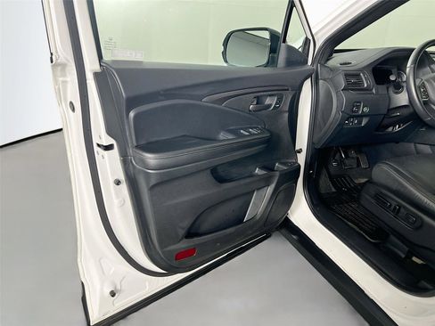 Used 2023 Honda Passport EX-L image 16