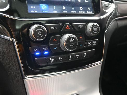 Used 2019 Jeep Grand Cherokee SRT image 19