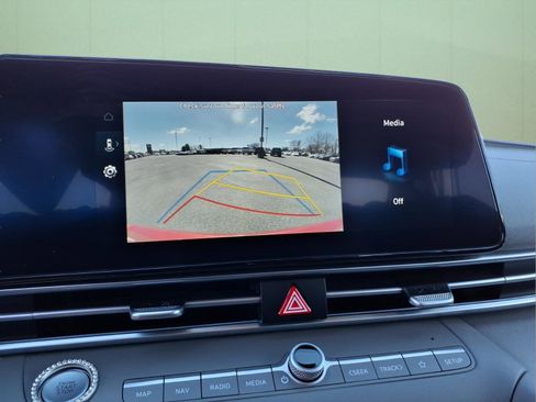 Used 2024 Hyundai Elantra SEL FWD image 29