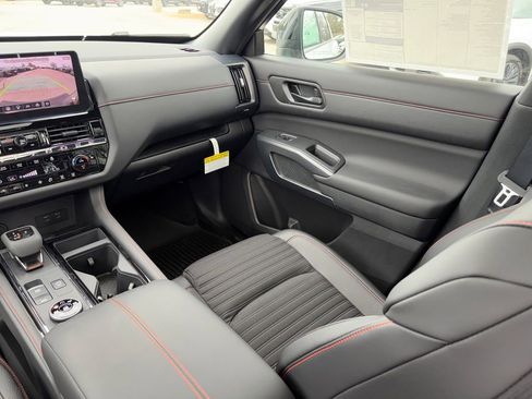 New 2026 Nissan Pathfinder Rock Creek w/ Rock Creek Premium Package AWD/4WD image 18