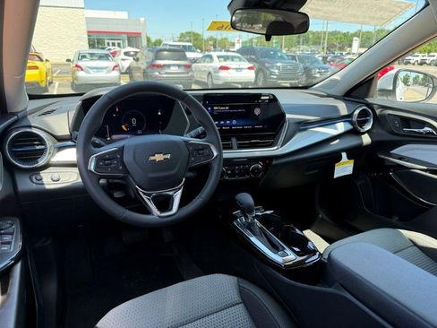 New 2026 Chevrolet Trax LT FWD image 14