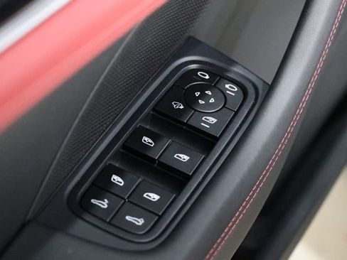 Used 2025 Porsche Panamera 4 image 20