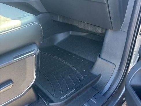 Used 2024 Ford F350 Lariat w/ FX4 Off-Road Package image 31