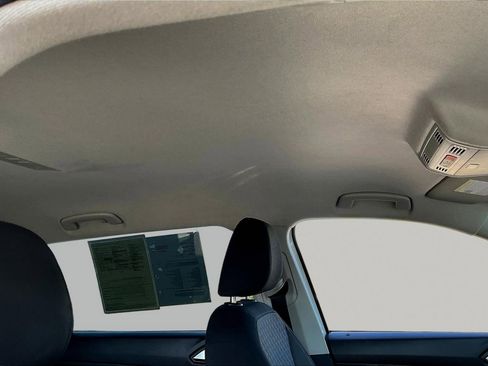 Used 2020 Volkswagen Tiguan S image 28