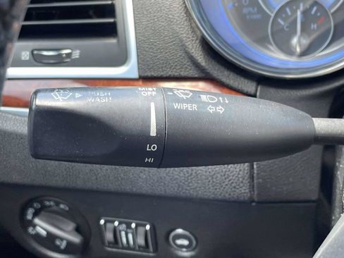 Used 2013 Chrysler 300 w/ Driver Convenience Group RWD image 33