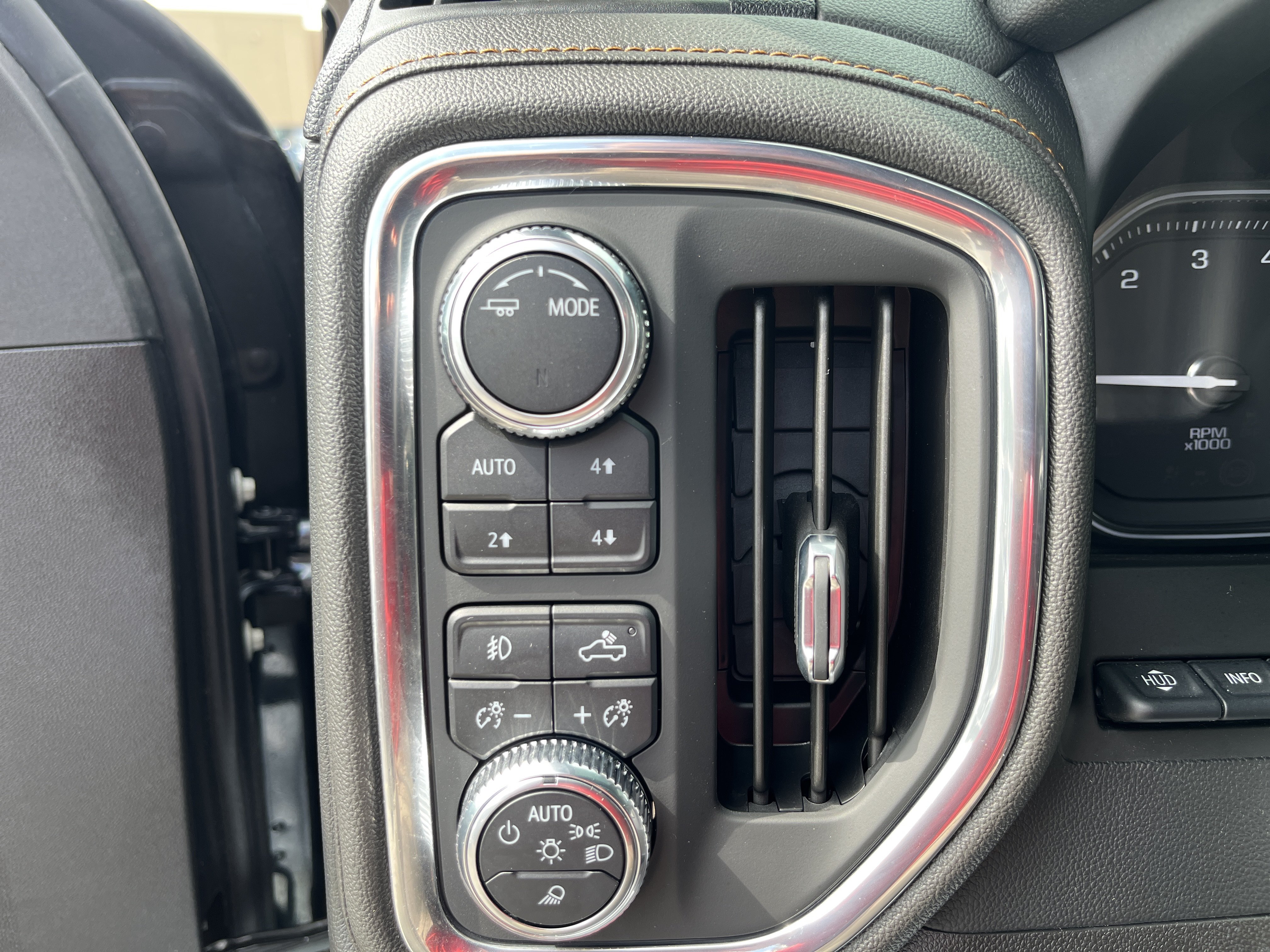 Used 2022 GMC Sierra 1500 AT4 w/ AT4 Premium Package AWD/4WD image 23