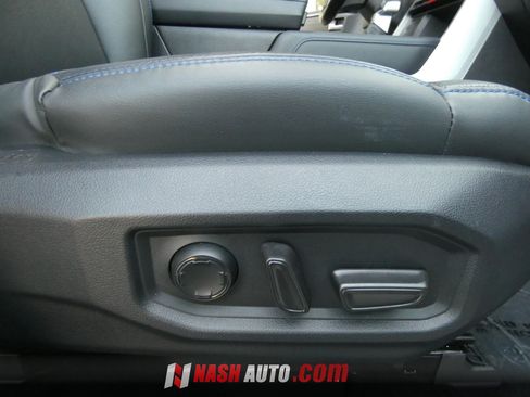 Used 2024 Toyota Tundra Platinum AWD/4WD image 33