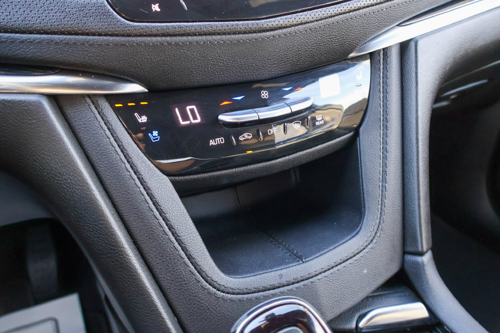 Used 2023 Cadillac XT5 Premium Luxury AWD/4WD image 15