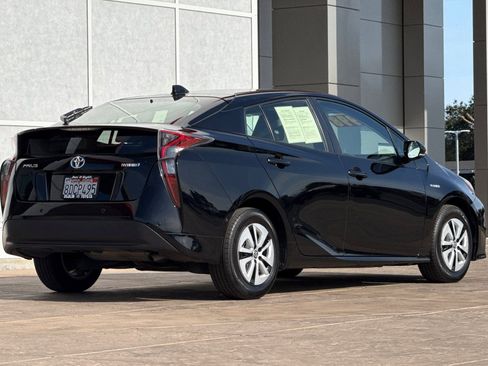 Certified 2018 Toyota Prius Four image 4
