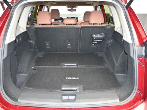 Used 2025 Nissan Rogue Platinum w/ Platinum Premium Package image 11