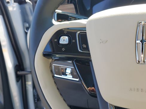 New 2026 Lincoln Corsair Reserve image 17