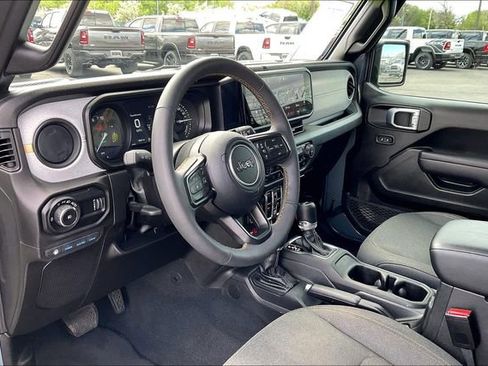 Used 2024 Jeep Wrangler Unlimited AWD/4WD image 13