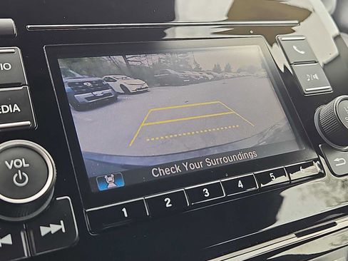 Used 2019 Honda Insight LX image 16
