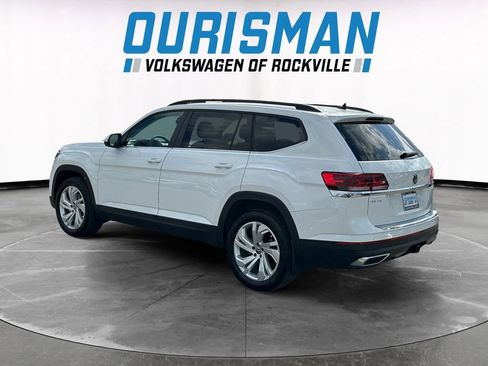 Used 2023 Volkswagen Atlas SE w/ Panoramic Sunroof Package image 4