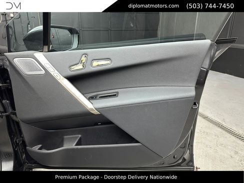 Used 2023 BMW iX xDrive50 w/ Premium Package image 26