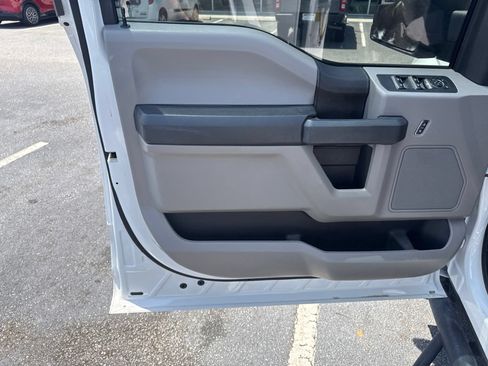 Used 2018 Ford F150 XL w/ Equipment Group 101A Mid RWD image 13