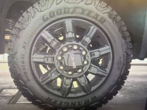 Used 2024 GMC Sierra 2500 AT4 w/ AT4 Premium Plus Package AWD/4WD image 5