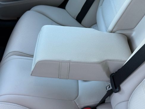 Certified 2025 Mercedes-Benz C 300 4MATIC Sedan image 33