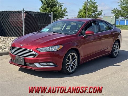 Used 2017 Ford Fusion SE w/ Equipment Group 201A FWD image 1