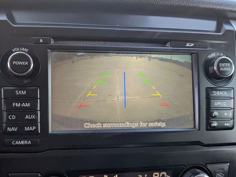 Used 2018 Nissan Titan SV w/ SV Convenience Package image 17