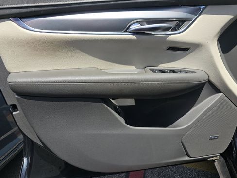 Used 2021 Cadillac XT5 Premium Luxury FWD image 14