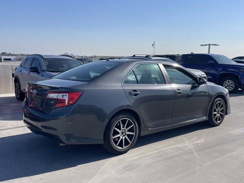 Used 2012 Toyota Camry SE image 2