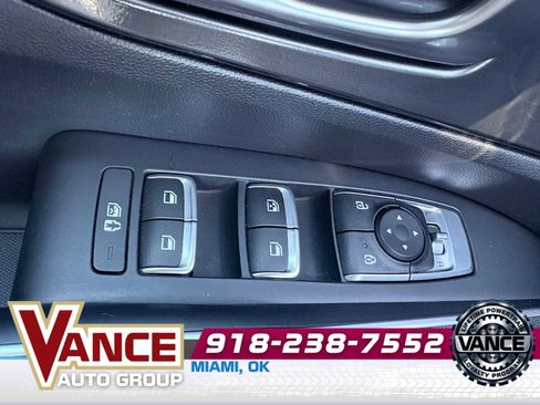 Used 2022 Kia Sorento S image 32