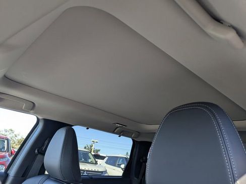 New 2026 Mitsubishi Outlander SEL image 24