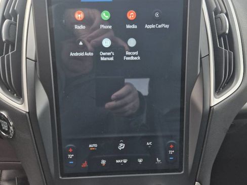 Used 2024 Ford Edge SEL image 7