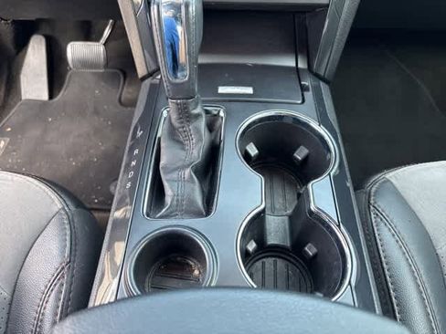 Used 2017 Ford Explorer XLT w/ Equipment Group 202A image 16