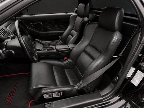 Used 1995 Acura NSX T RWD image 2