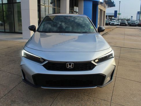 Used 2025 Honda Civic Sport image 2