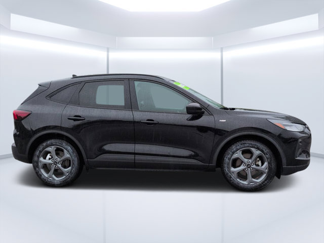 Used 2025 Ford Escape ST-Line FWD image 2
