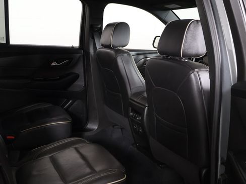 Used 2023 Chevrolet Traverse Premier AWD/4WD image 35
