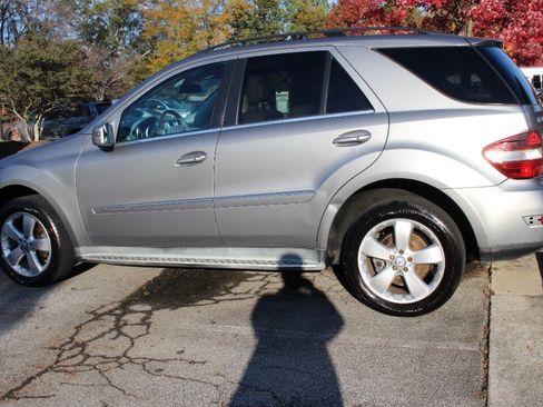 Used 2011 Mercedes-Benz ML 350 2WD image 4
