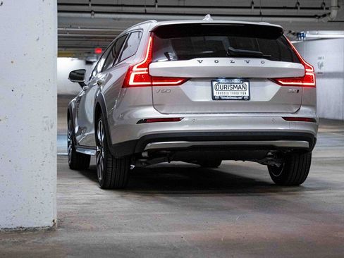 New 2025 Volvo V60 B5 Cross Country Ultra w/ Protection Package Premier image 5