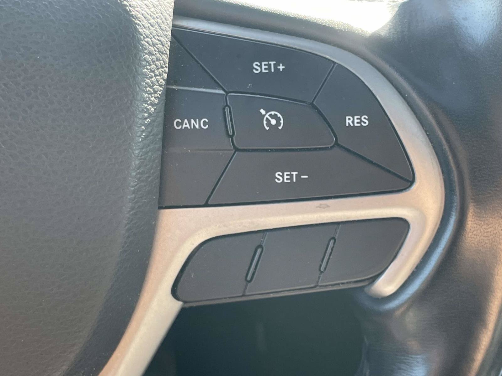 Certified 2022 Jeep Grand Cherokee Limited AWD/4WD image 23