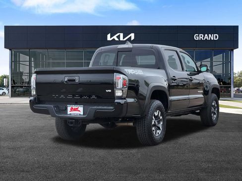Used 2023 Toyota Tacoma TRD Off-Road w/ Advanced Technology Package AWD/4WD image 6
