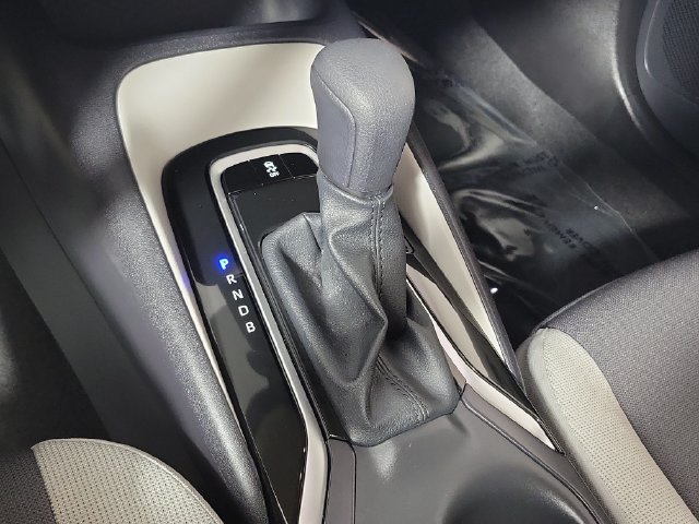 Used 2025 Toyota Corolla LE FWD image 30