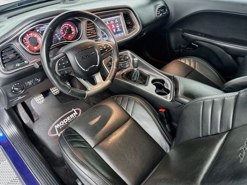Used 2016 Dodge Challenger SRT Hellcat RWD image 8