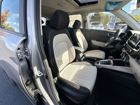 New 2026 Hyundai Venue SEL image 25