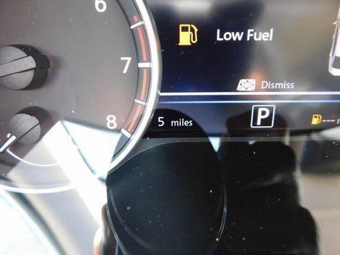 Used 2025 Nissan Sentra SR image 34