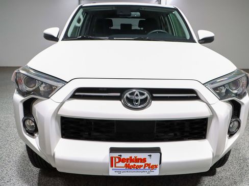 Used 2020 Toyota 4Runner SR5 image 4
