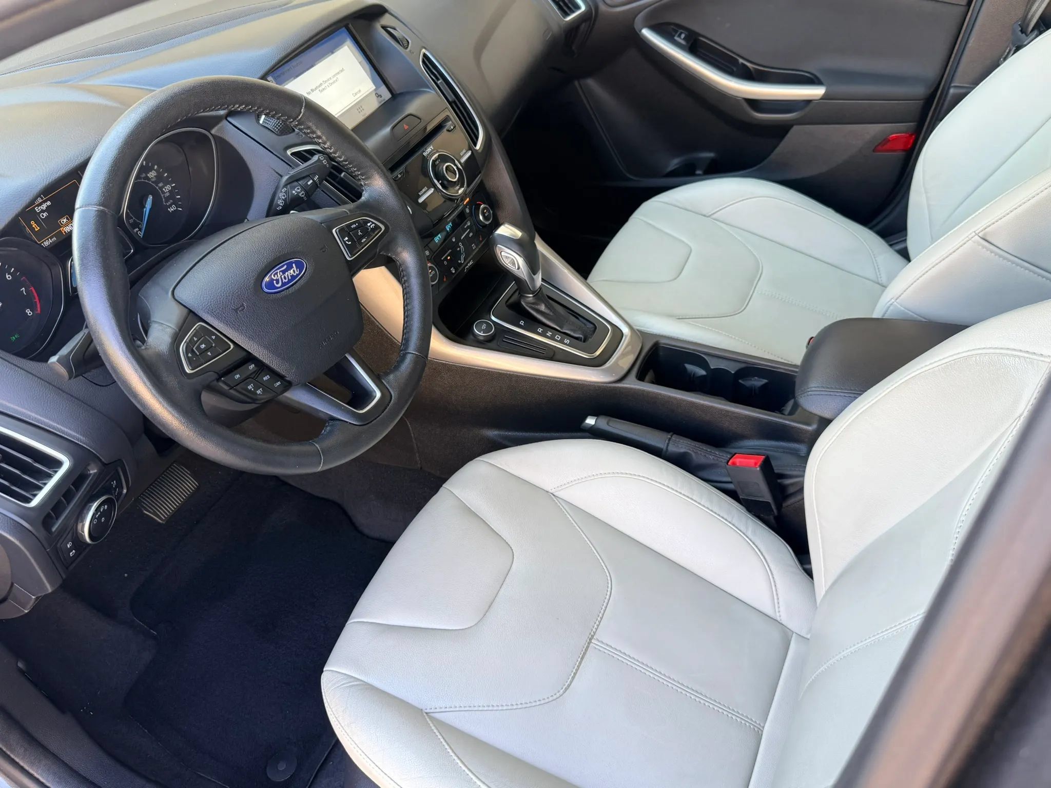 Used 2016 Ford Focus Titanium FWD image 19