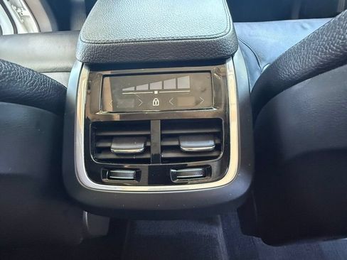 Used 2018 Volvo XC90 T6 Momentum w/ Convenience Package AWD/4WD image 42