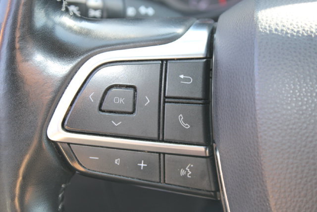Used 2021 Toyota Highlander LE FWD image 17