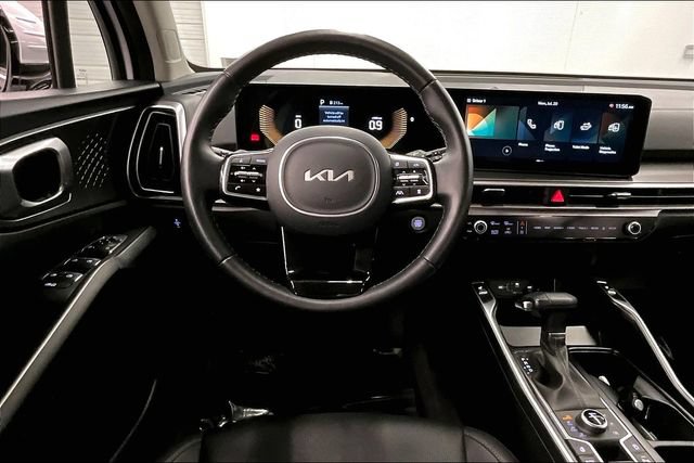 Used 2025 Kia Sorento EX AWD/4WD image 6
